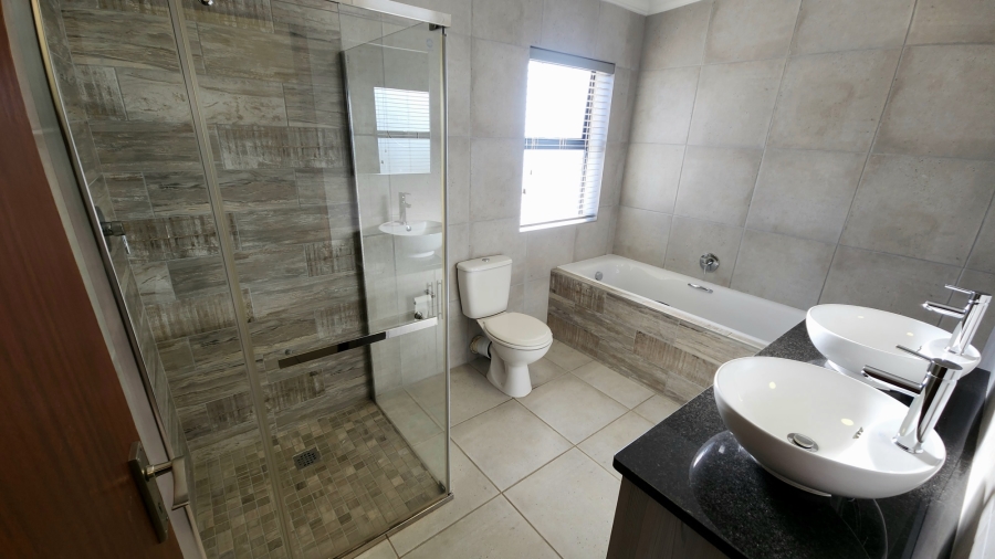 4 Bedroom Property for Sale in Hartenbos Heuwels Western Cape